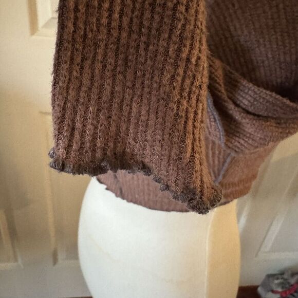 RSQ Jr Womens Cropped Baby Top Sz Small Long Sleeve Boho Y2K Indie Alt Edgy - Picture 4 of 10